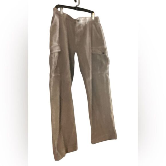 L.L Bean men’s corduroy cargo pants
 Sz 38-30 - Picture 2 of 16